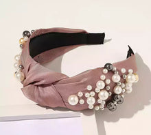 Load image into Gallery viewer, Royal hairband (Blush)
