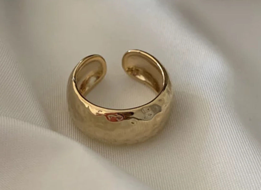 Siren ring (gold)
